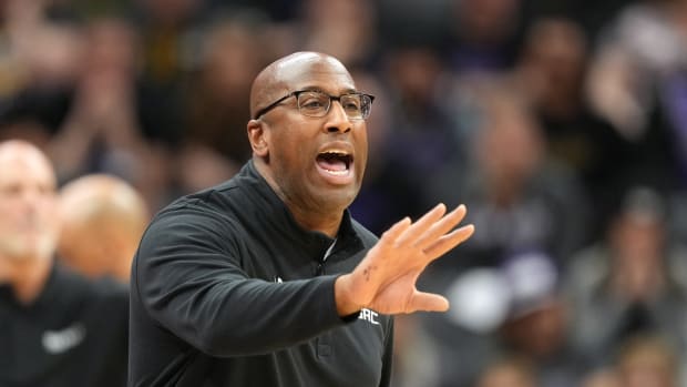 Sacramento Kings coach Mike Brown